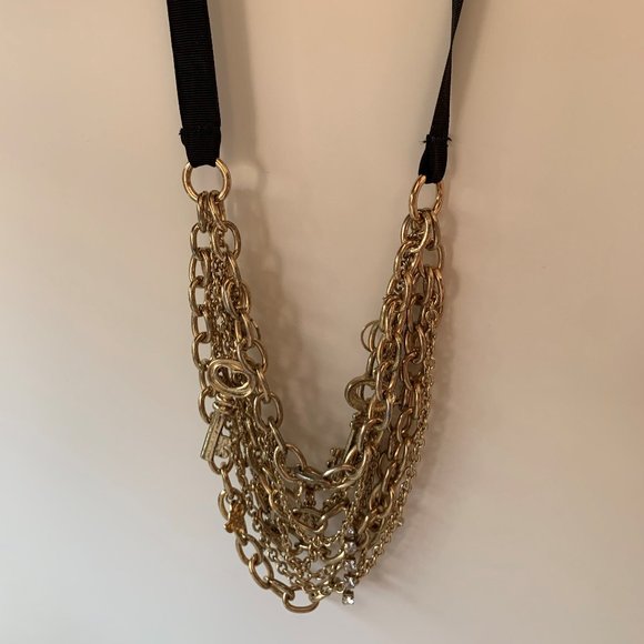 Metallic necklace